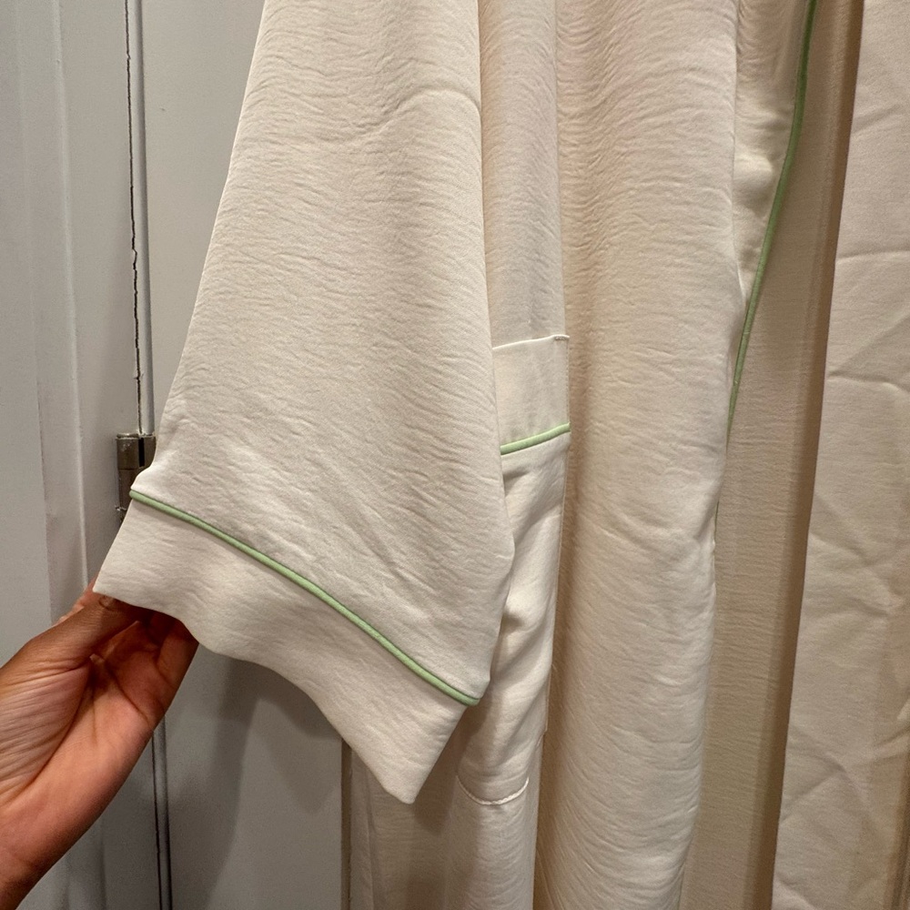 Fabletics Cream Lounge Robe - Picture 2 of 5